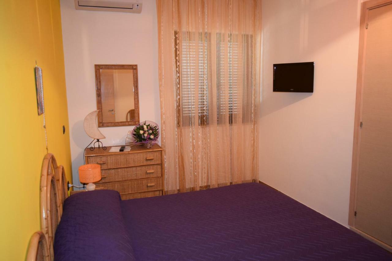 Bed &Breakfast Pinetamare Bed and Breakfast Castel Volturno Exteriör bild