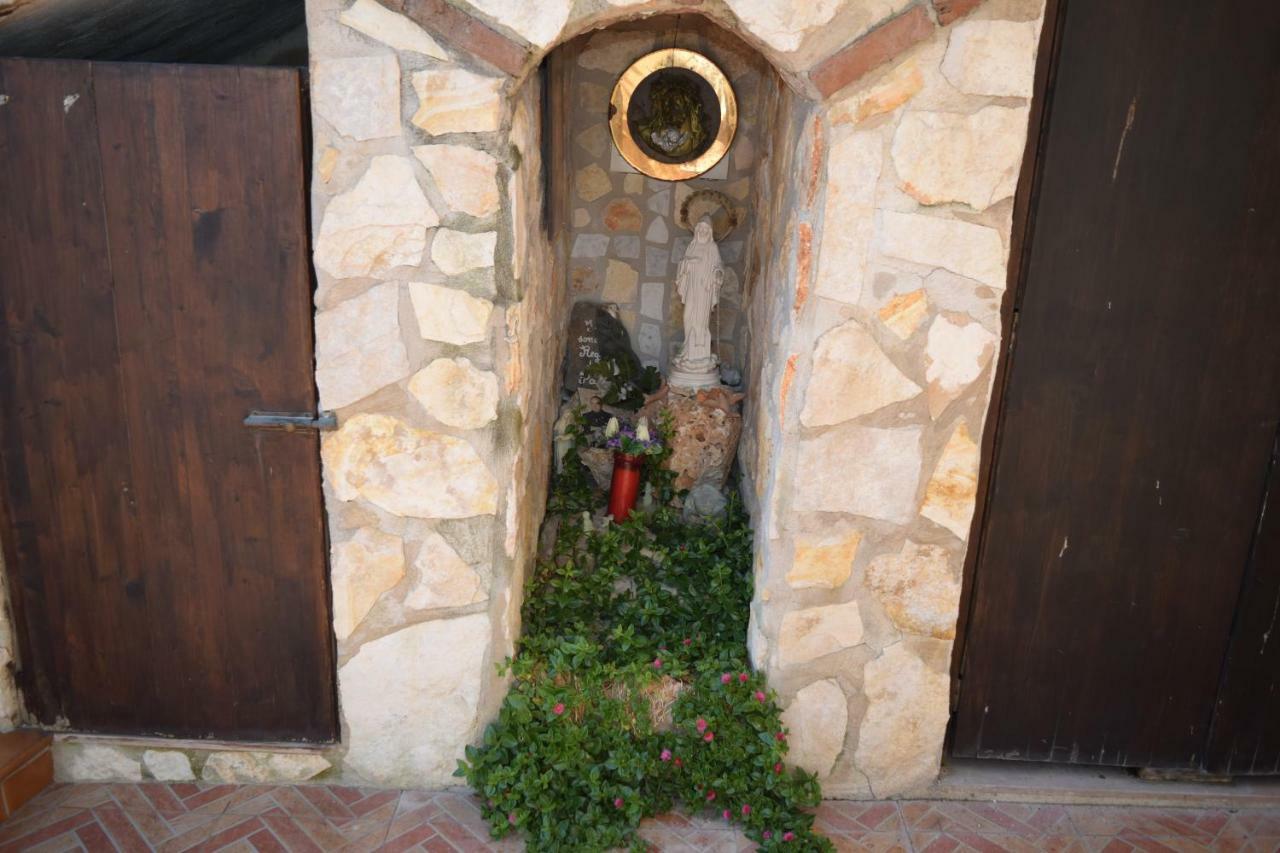 Bed &Breakfast Pinetamare Bed and Breakfast Castel Volturno Exteriör bild