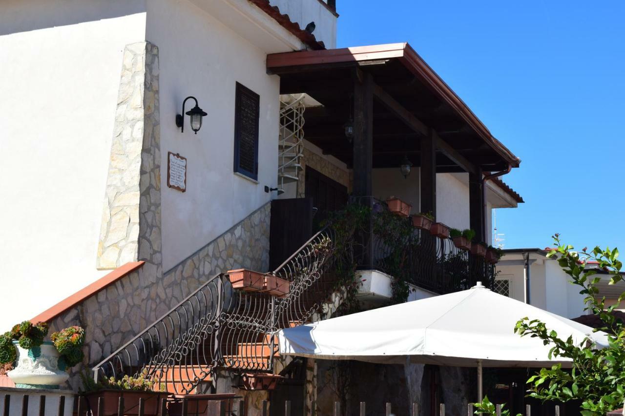 Bed &Breakfast Pinetamare Bed and Breakfast Castel Volturno Exteriör bild