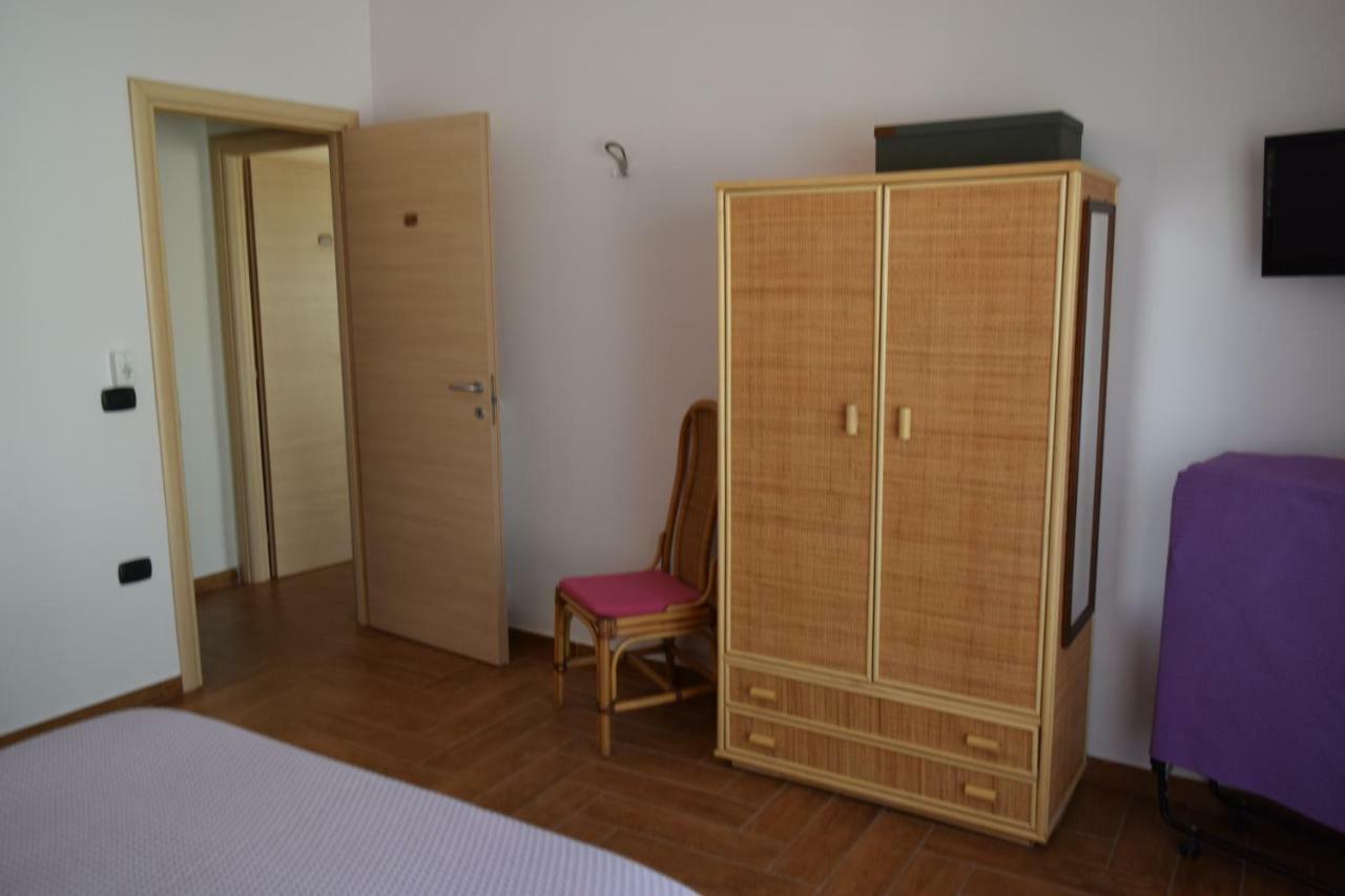 Bed &Breakfast Pinetamare Bed and Breakfast Castel Volturno Exteriör bild
