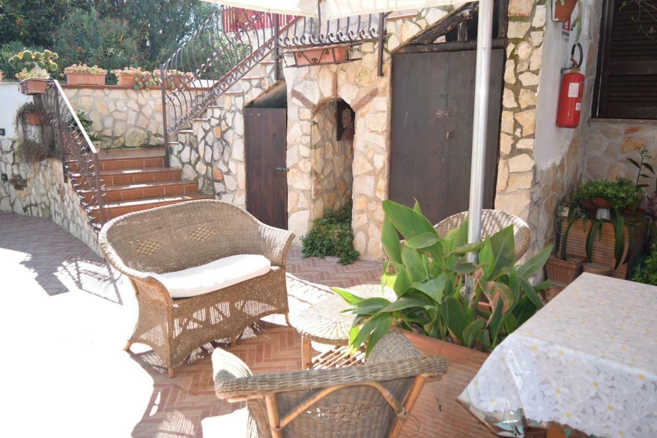 Bed &Breakfast Pinetamare Bed and Breakfast Castel Volturno Exteriör bild